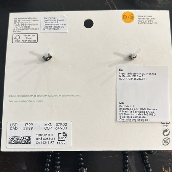 H&M Black Bead statement earrings - Picture 2 of 2